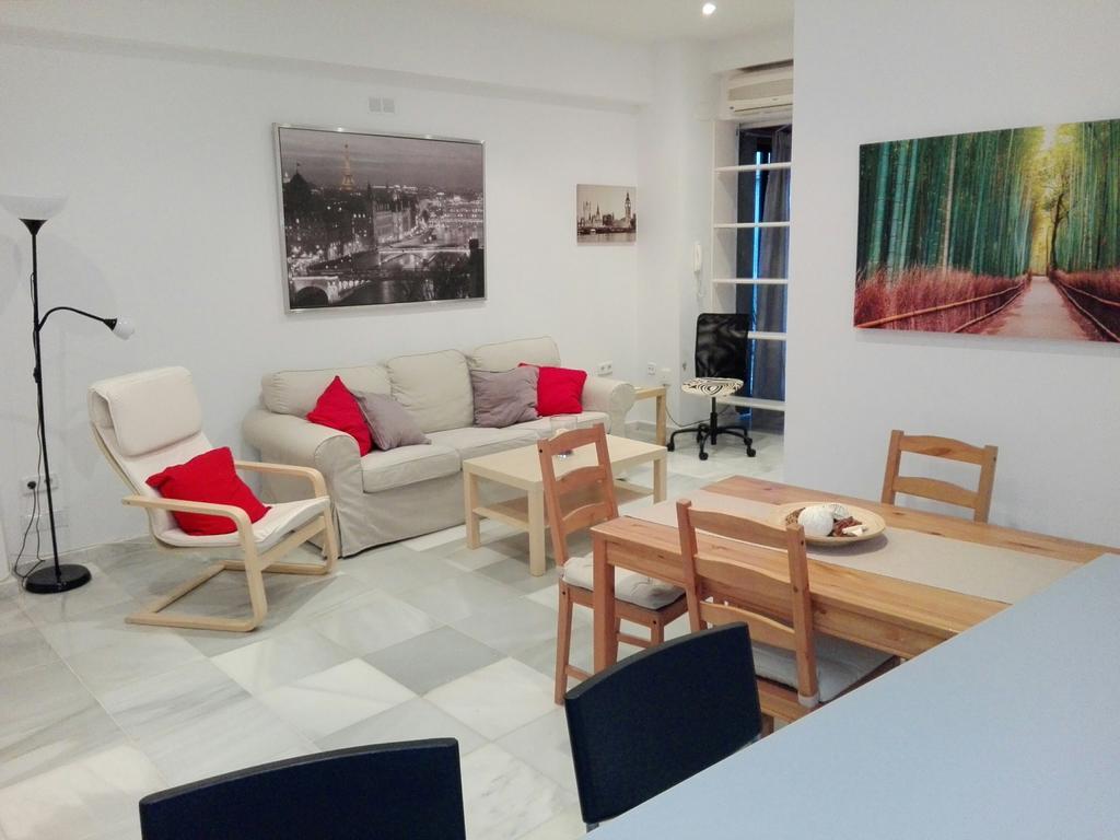 Centrico Apartamento Con Patio Privado Sevilla Eksteriør bilde