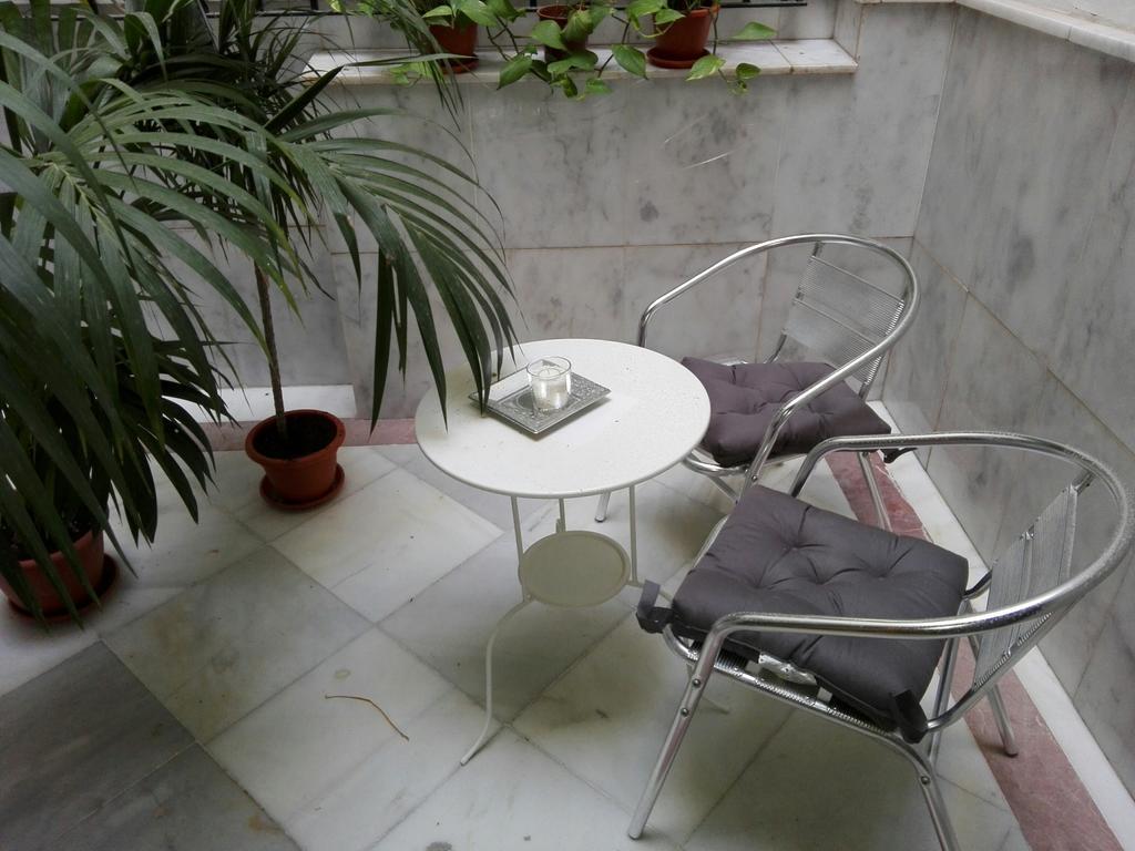 Centrico Apartamento Con Patio Privado Sevilla Eksteriør bilde