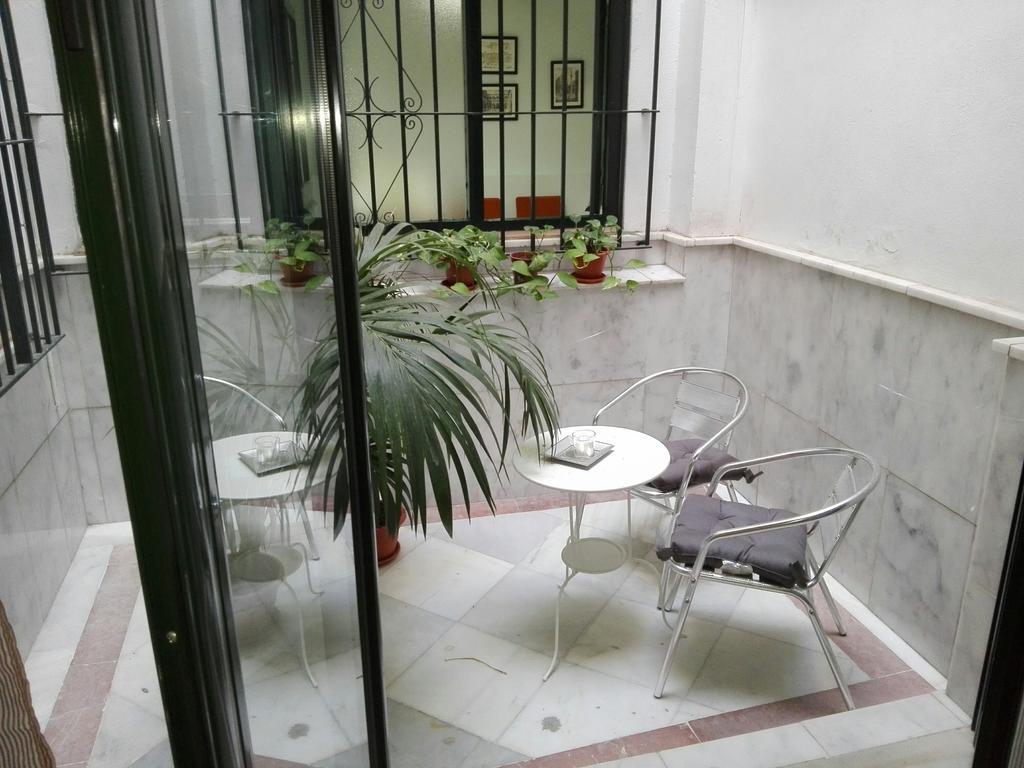 Centrico Apartamento Con Patio Privado Sevilla Eksteriør bilde